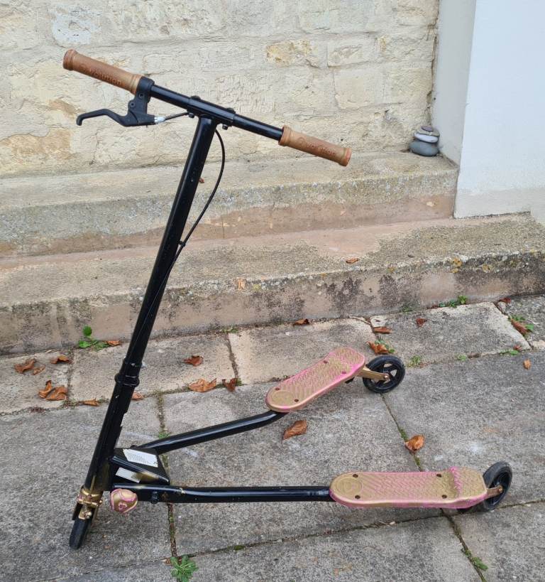 YVolution Fliker Wiggle Scooter