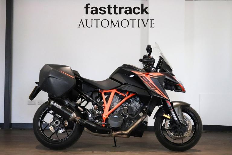 KTM 1290 Superduke GT - 2019 - NEW SHAPE - AKRAPOVIC - HEATED SEATS - QUICKSHIFT