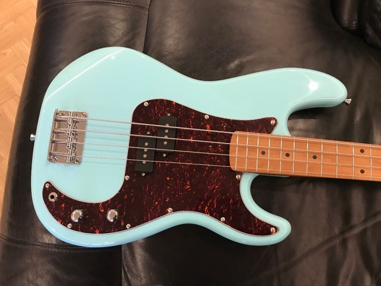 Fazley Sunset Series Piranha 4 Sky Blue Electric Bass Guitar with Gig Bag, new!