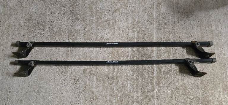 Pair of car roof rack/bars
