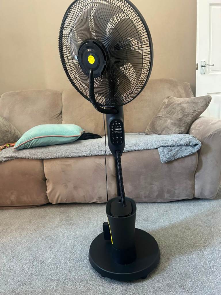 Water dispenser fan