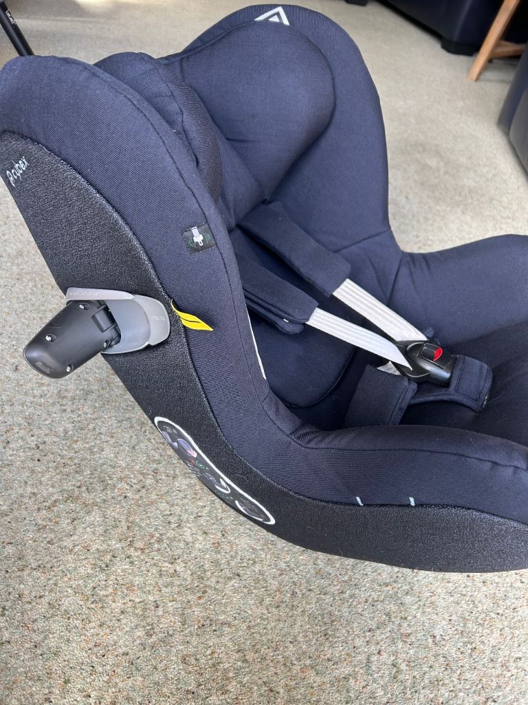 Cybex Sirona Z i-size 360 rotating car seat and Z 360 rotating isofix base
