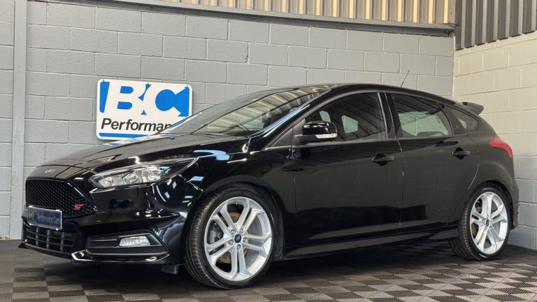 FORD FOCUS 2.0 T EcoBoost ST-2 Black Manual Petrol 2016