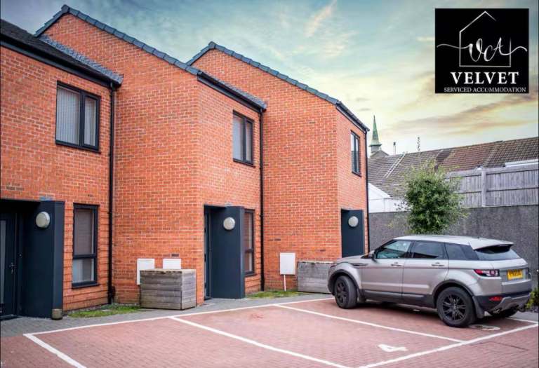 1-Bedroom Fully Furnished End-Terrace House to Rent – Clews Mews, Swansea