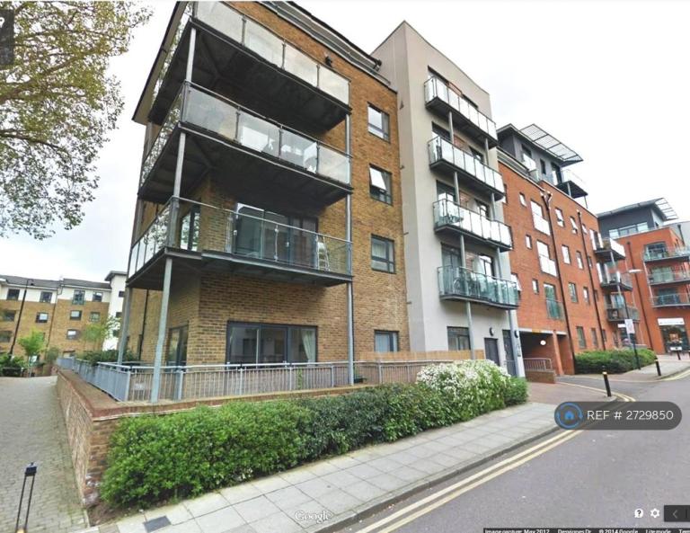 2 bedroom flat in Rosse Gardens, London, SE13 (2 bed) (#2729850)