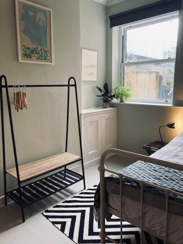 Lovely room in a 3 bed house in Riverside