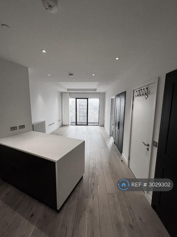 1 bedroom flat in Grantham House, London, E14 (1 bed) (#3029302)