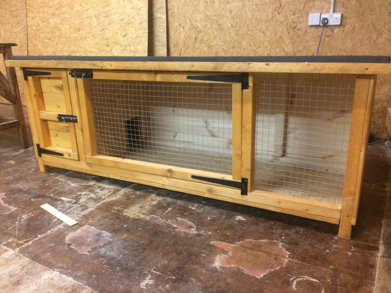 Large Rabbit Hutch