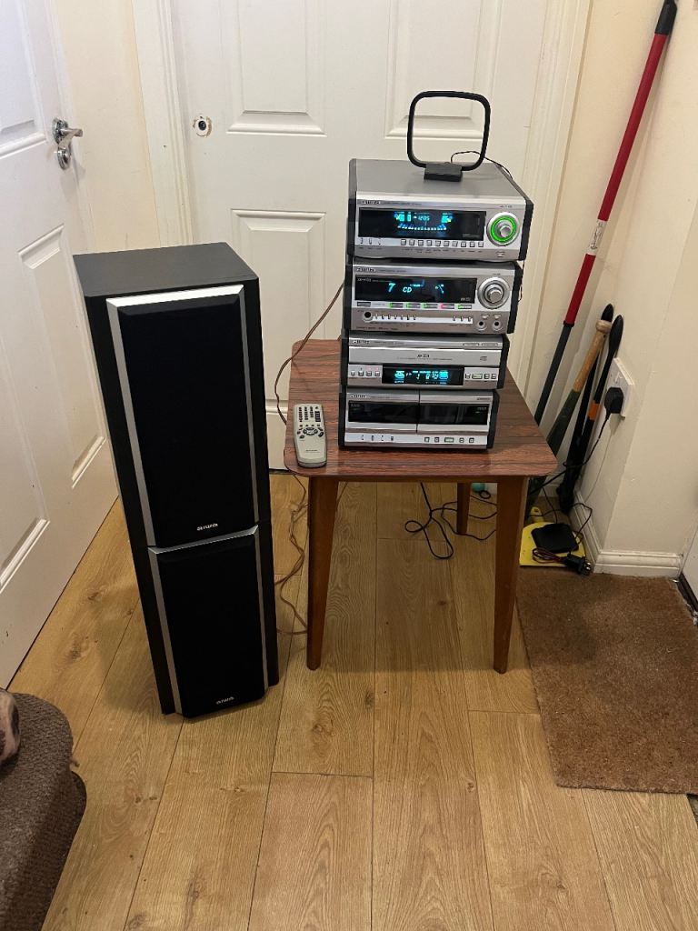 Aiwa stack hifi stereo system (delivery available)