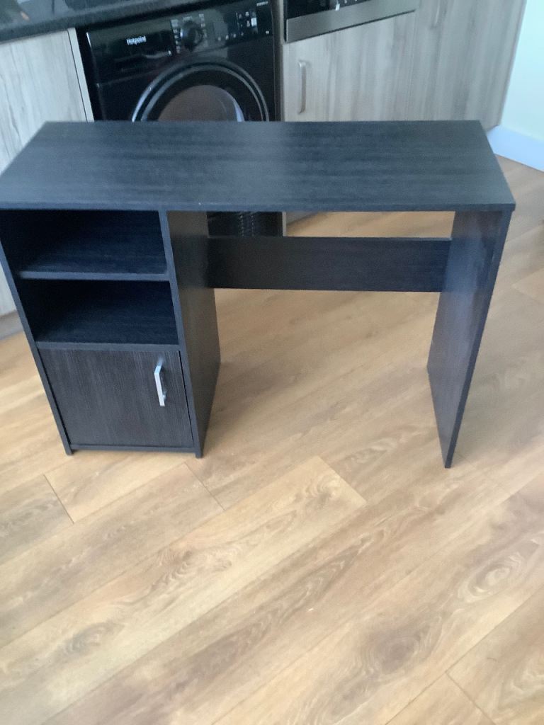 Computer desk