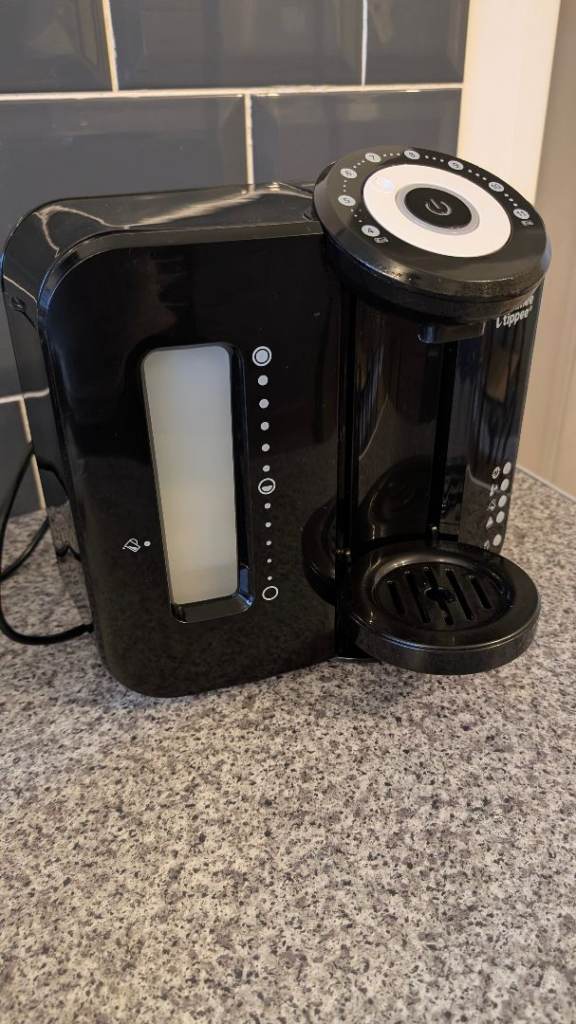 Tommee Tippee Instant Baby Bottle Maker( with Antibacterial filter)+free baby bath