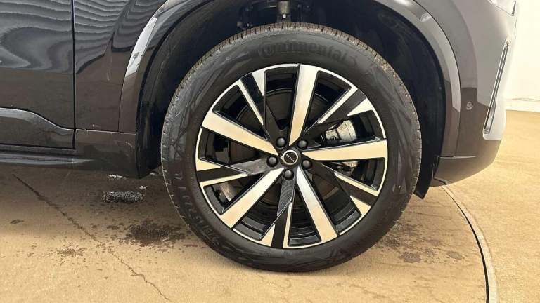 2025 Volvo XC90 Plus, T8 AWD Plug-in hybrid, Electric/Petrol, Dark, 7 Seats ( 360* Camera ) ESTAT...