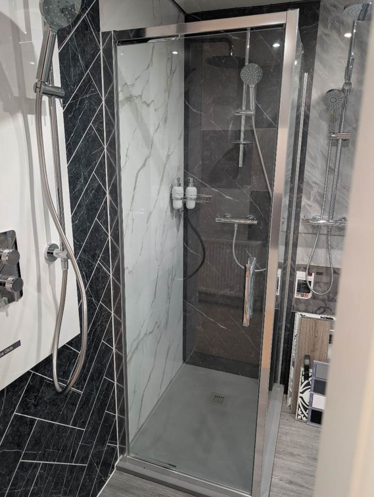 High End Shower Enclosure – As Good As New