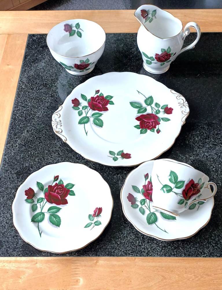 Vintage Red Velvet Fine Bone China, Royal Standard. 12 settings cake plate, sugar bowl and milk jug