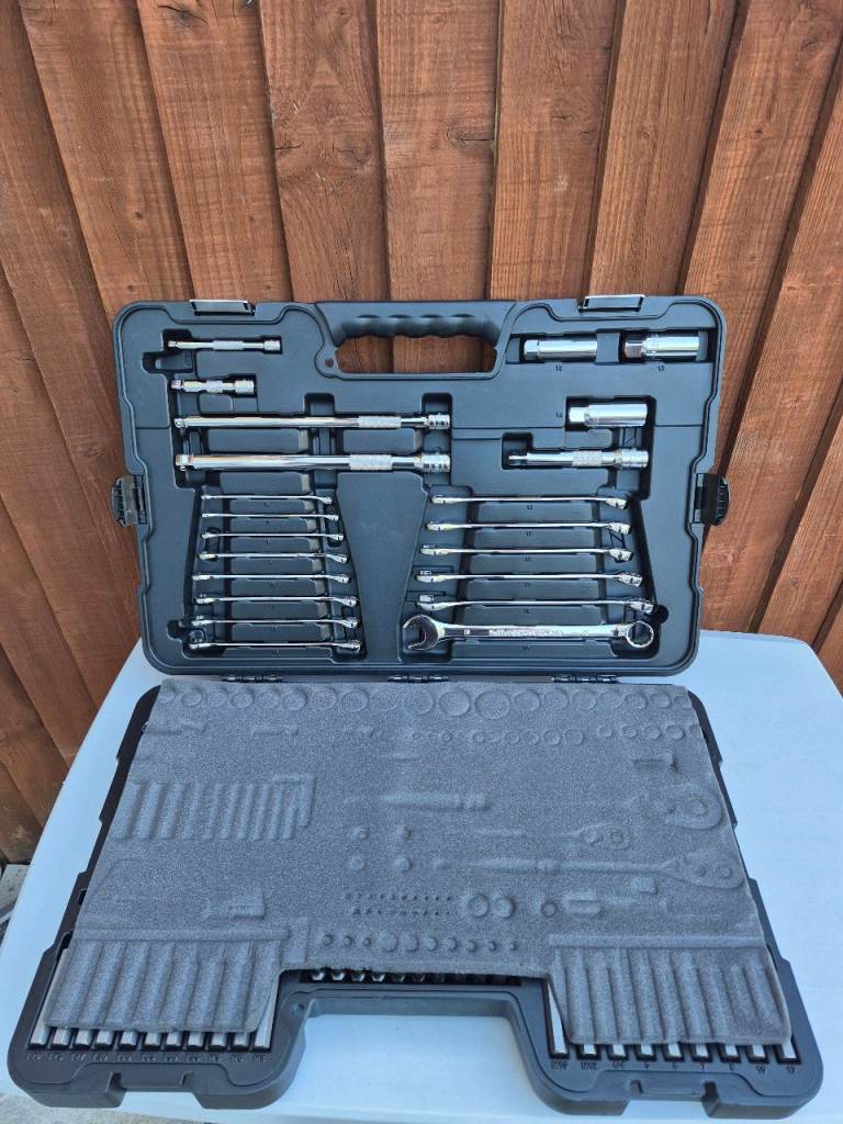 Halford Socket set 150pcs 