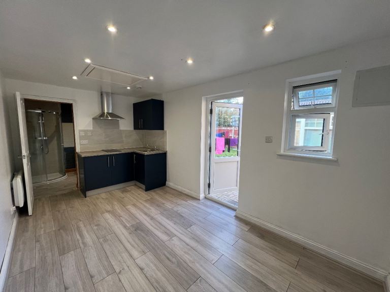 Studio Flat, Grays, RM17