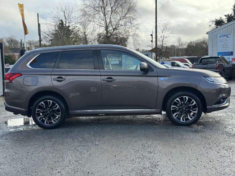 2018 Mitsubishi Outlander 2.0 Outlander 4hs PHEV CVT 4WD 5dr Hybrid