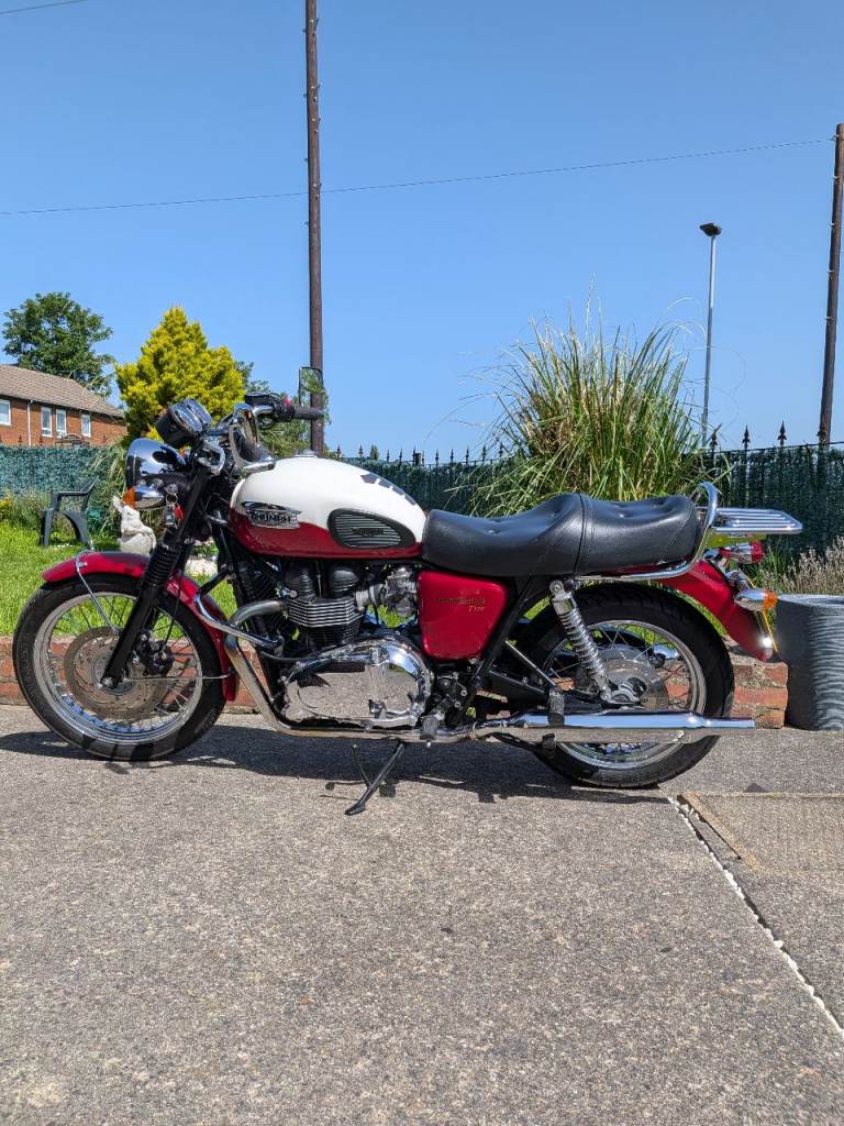 Triumph, BONNEVILLE, 2012, 865 (cc)
