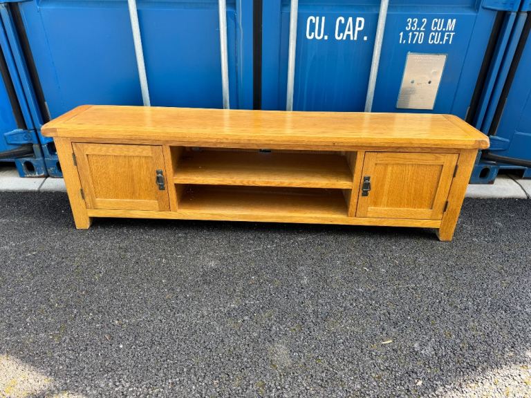 Solid oak tv stand possible delivery 180/37 cm and 50 h