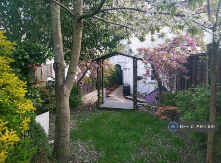 1 bedroom in Eadie Street, Nuneaton, CV10 (#2920389)