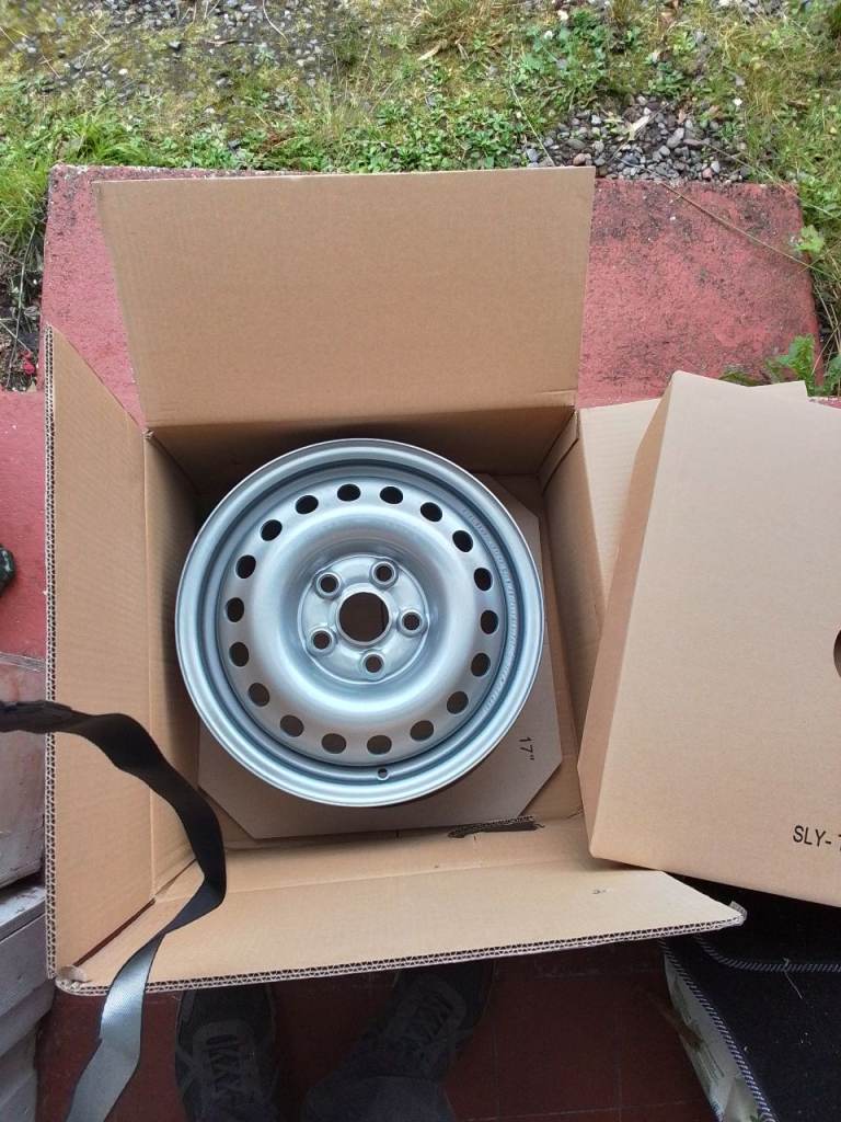 2 x new steel wheels 