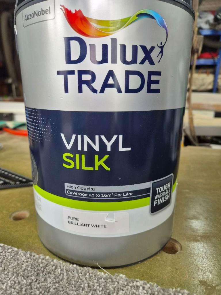 Dulux Trade Vinyl Silk Paint - Pure Brilliant White, New