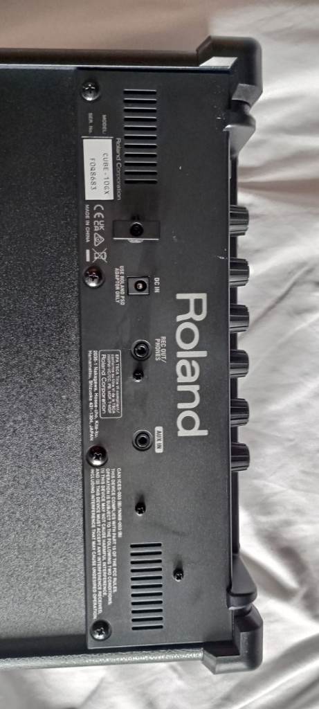 ROLAND cube 10Gx QUALITY electric guitar amplifier LIKE NEW