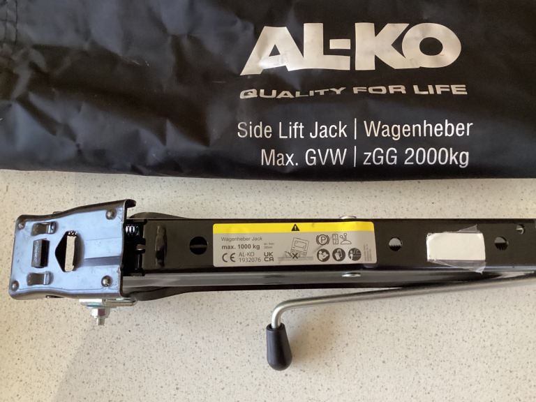 ALKO HEAVY DUTY CARAVAN JACK AND BRACKETS 2000KG