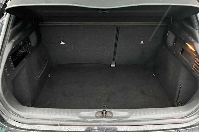 2016 DS Automobiles DS 4 1.6 BlueHDi Elegance Hatchback 5dr Diesel Manual Euro 6 (s/s) (120 ps) H...