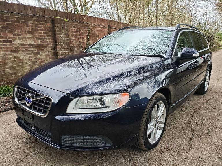 VOLVO V70 2.5T SE Lux Geartronic Euro 5 5dr 2010