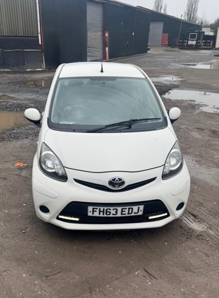Toyota, AYGO, Hatchback, 2014, Manual, 998 (cc), 5 doors
