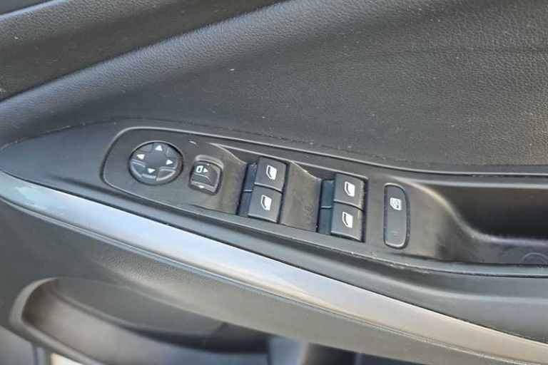 2022 Vauxhall Grandland 1.2 Turbo Elite 5dr HATCHBACK PETROL Manual