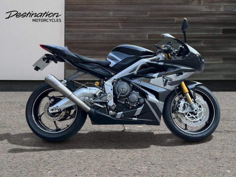 2020 Triumph Daytona MOTO2 765 Petrol black 6 Speed Manual
