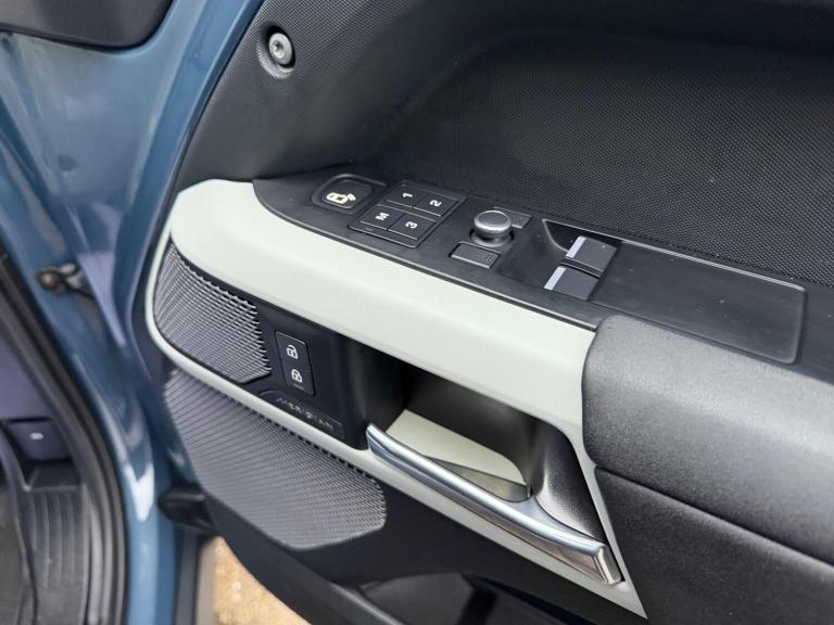 2020 Land Rover Defender 110 3.0 D300 MHEV SE Hard Top SUV Auto 4WD MWB Euro 6 (s/s) 5dr PANEL VA...