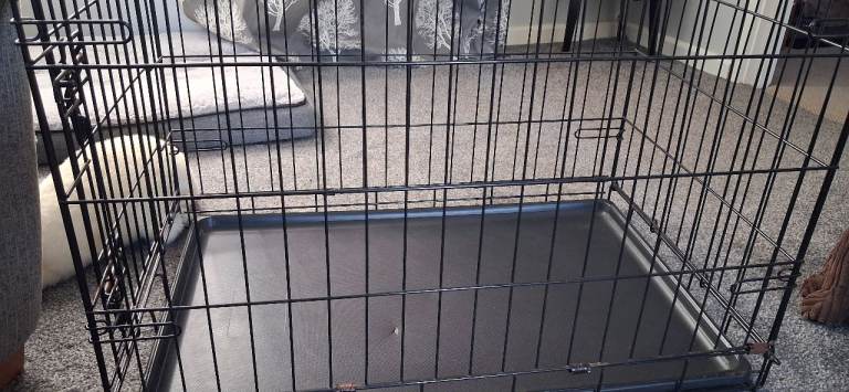 Dog crate small to medium 