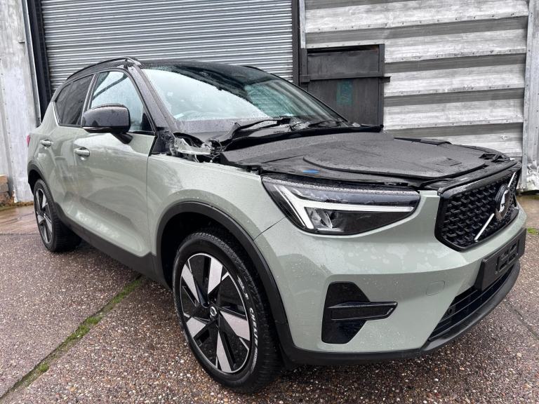 2024 73 REG VOLVO XC40 CORE RECHARGE ELECTRIC AUTO DAMAGED REPAIRABLE SALVAGE