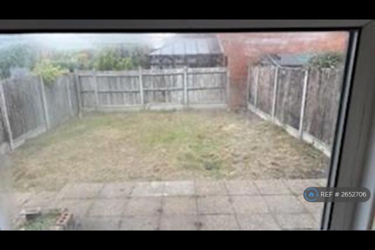 3 bedroom house in Thamley, Purfleet, RM19 (3 bed) (#2652706)