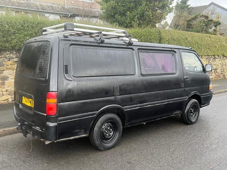 TOYOTA HIACE PANEL VAN 2.4D DIESEL LONG WHEEL BASE (LWB) BLACK