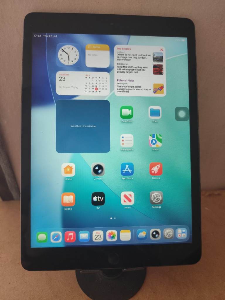 Apple iPad 8th Gen 64GB 10.2" Space Gray