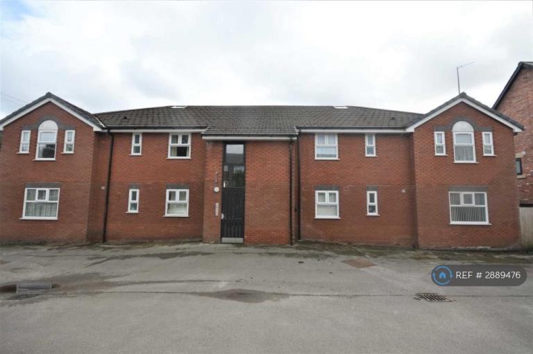 1 bedroom flat in Litchfield Court, Middleton, Manchester, M24 (1 bed) (#2889476)