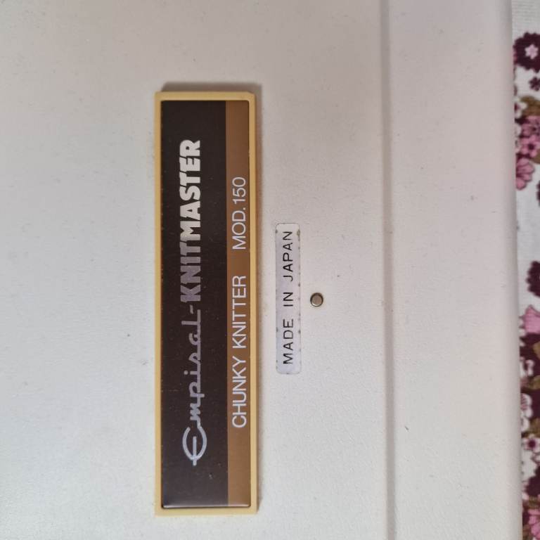 Knitmaster Chunky Knitting machine and rare ribber