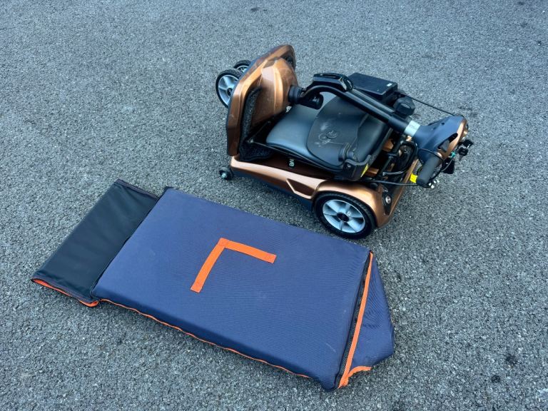 Drive automatic mobility scooter doesn't work no lights go on selling for spare repair