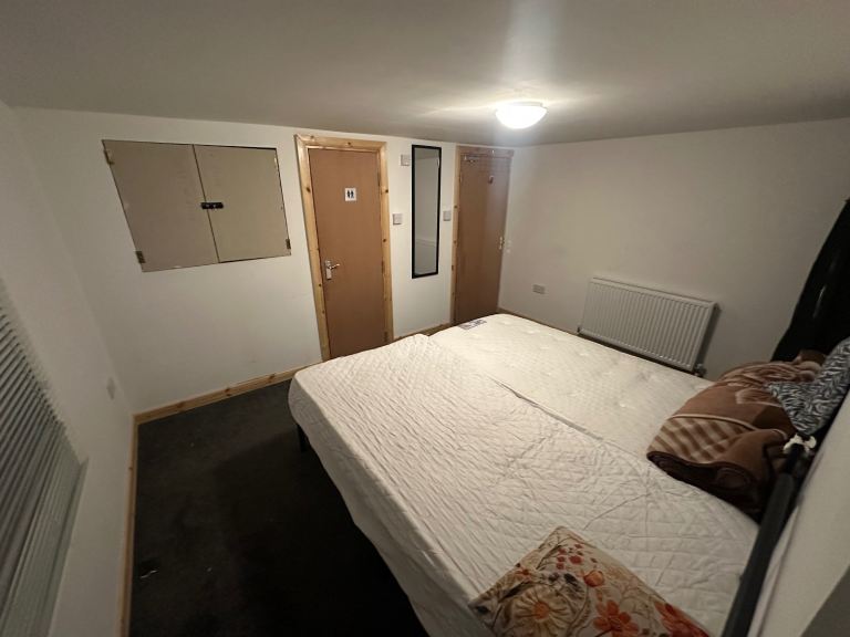 EN SUITE ROOM FULLY FURNISHED 