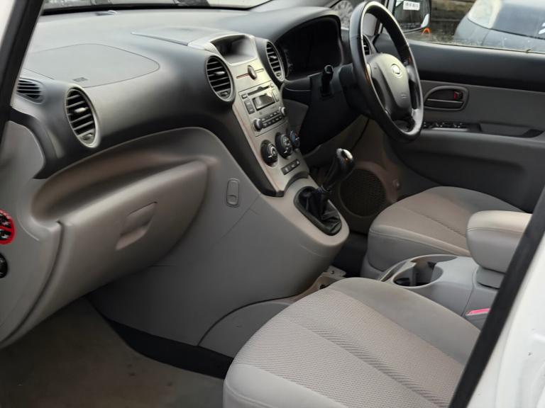 2009 Kia Carens 2.0 GS 5dr MPV Petrol Manual