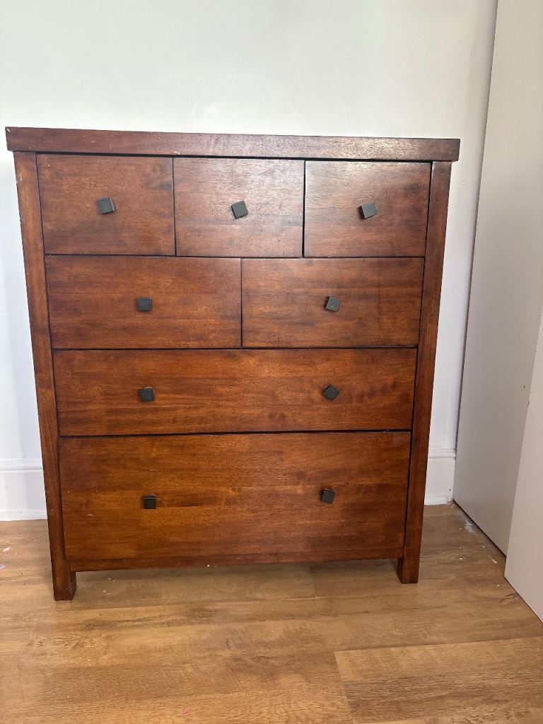 Solid Oak Chest of Drawers