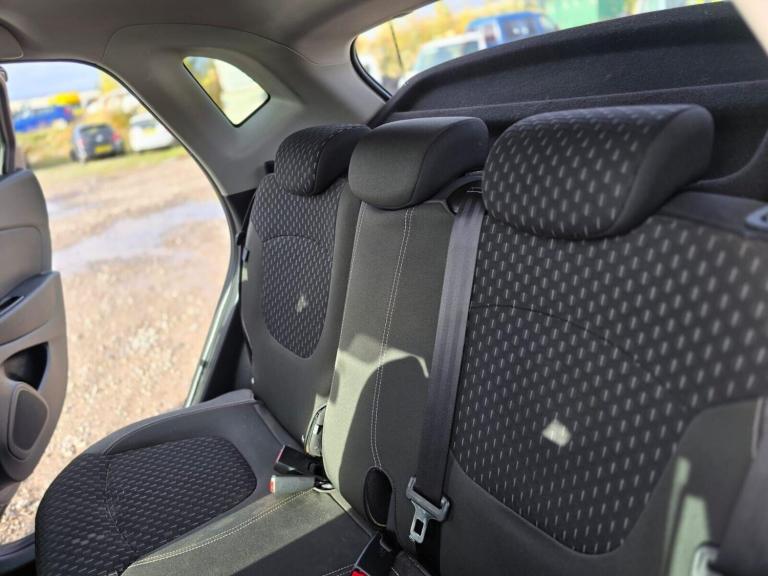 2017 Renault Captur 1.2 TCe ENERGY Dynamique S Nav SUV 5dr Petrol EDC Euro 6 (s/s) (120 ps) SUV P...