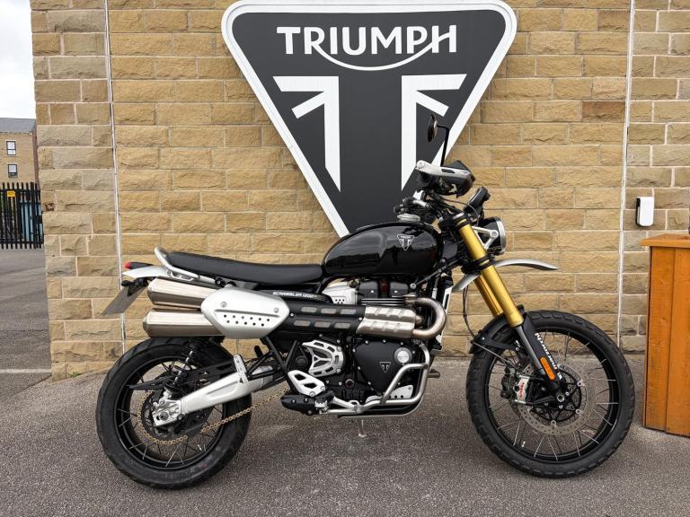 2024 TRIUMPH SCRAMBLER 1200 XE - Heated grips - Tail tidy - Engine bars