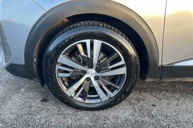 2022 Peugeot 5008 1.5 BlueHDi Allure Premium+ 5dr HATCHBACK DIESEL Manual