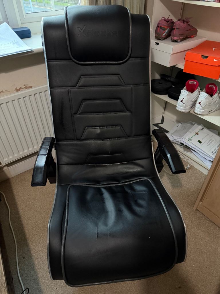 X Rocker Evo Pro Gaming Chair – Black | Built-in Speakers | Bluetooth & Vibration