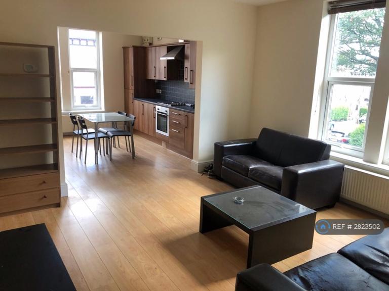 1 bedroom flat in Machon Bank, Sheffield, S7 (1 bed) (#2823502)